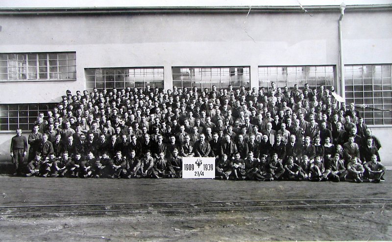 Period photograph of the group of employees of the factory Vltavský (1939)